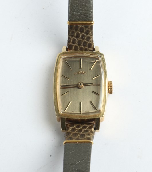 Lot 1032 - MIDO GOLD WATCH