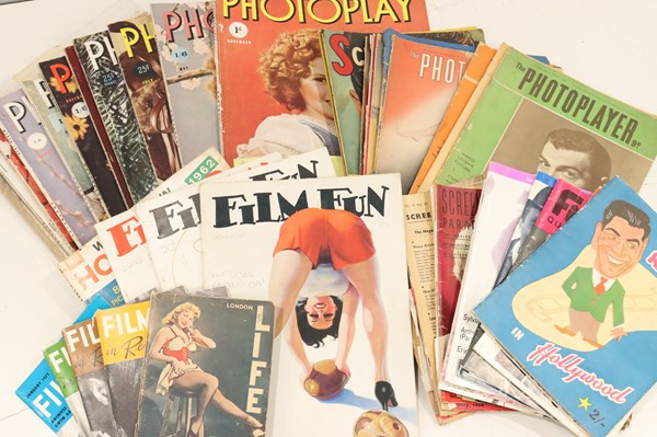 Lot 1232 - VINTAGE MOVIE MAGAZINES