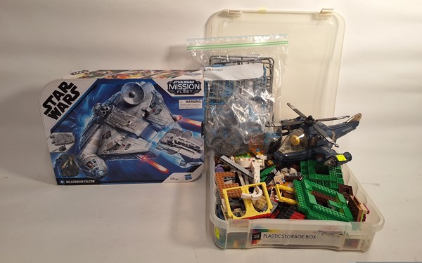 Lot 1381 - KIDS TOYS