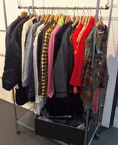 Lot 1164 - RETRO CLOTHING