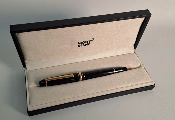 Lot 1036 - MONTBLANC FOUNTAIN PEN