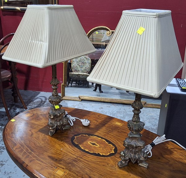 Lot 69 - TABLE LAMPS