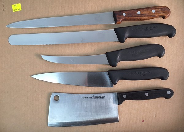 Lot 1211 - KITCHEN KNIVES