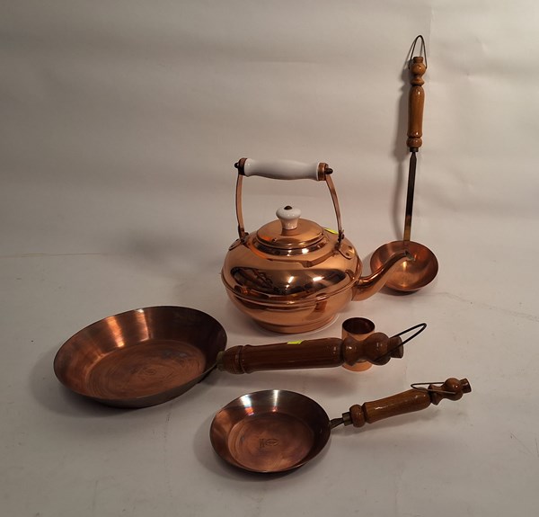 Lot 1264 - ASSORTED COPPER WARE