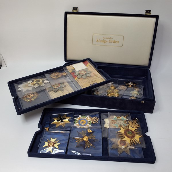 Lot 1352 - MILITARY MEDALS