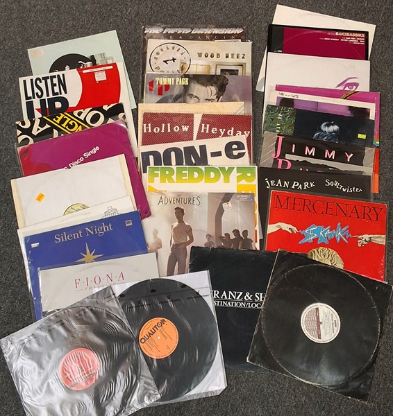 Lot 1236 - VINYL RECORDS
