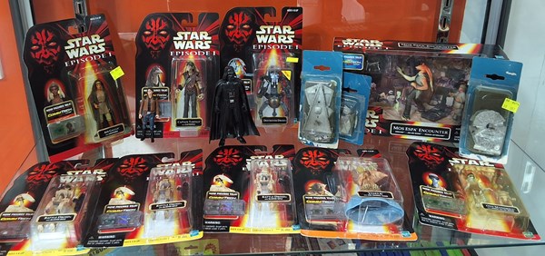 Lot 1386 - STAR WARS FIGURES