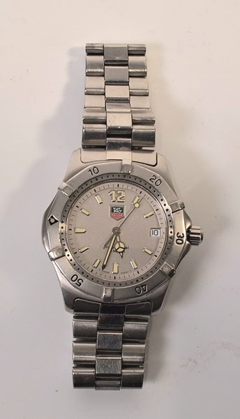 Lot 1055 - TAG HEUER