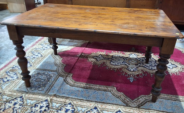 Lot 299 - DINING TABLE