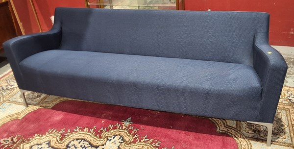 Lot 314 - SETTEE