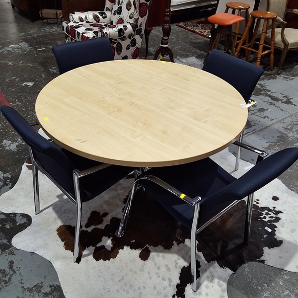 Lot 315 - DINING SUITE