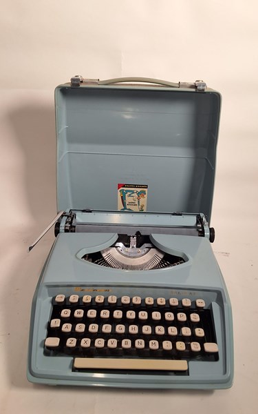 Lot 1274 - TYPEWRITER