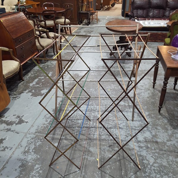 Lot 189 - CLOTHES AIRERS