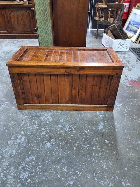 Lot 64 - TRUNK