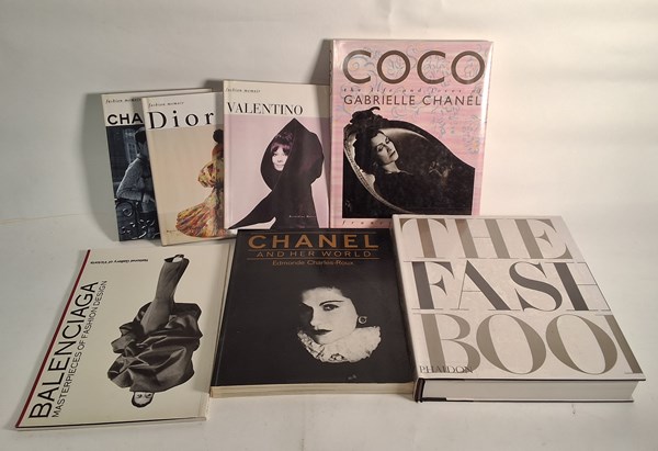 Lot 1405 - FASHION BOOKS