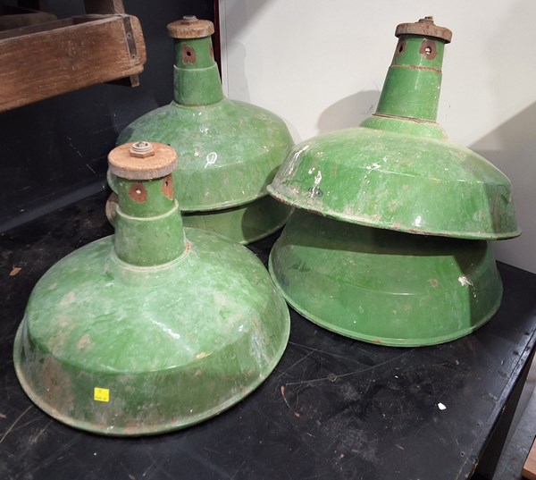Lot 179 - INDUSTRIAL LIGHTS