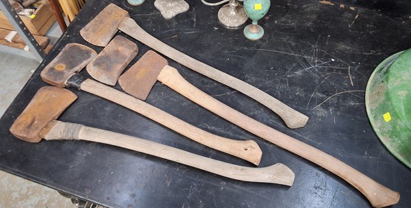 Lot 182 - AXES