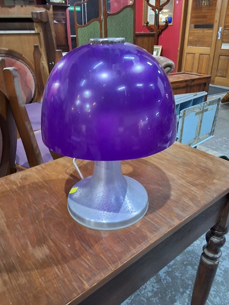 Lot 30 - TABLE LAMP