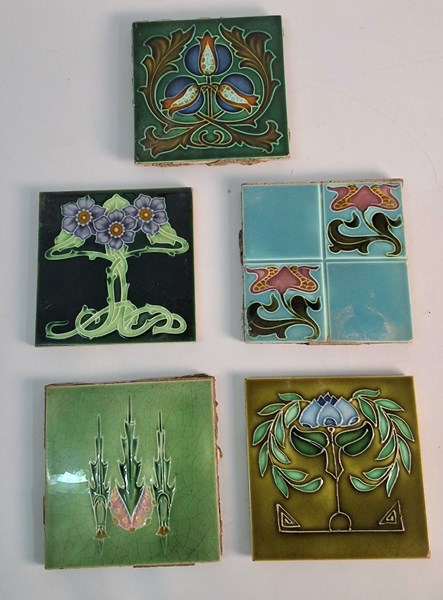 Lot 1146 - ART NOUVEAU TILES