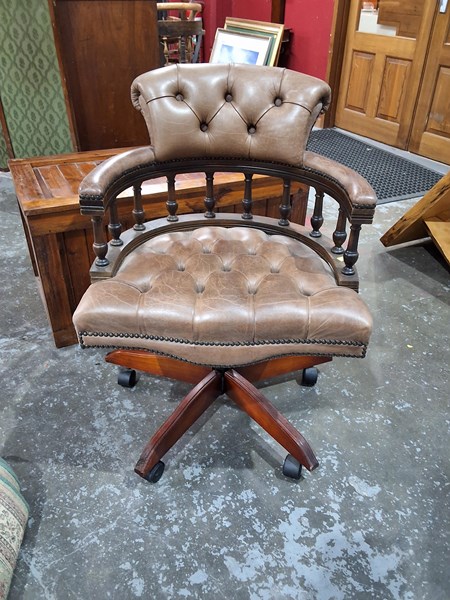 Lot 54 - DESK CHAIR