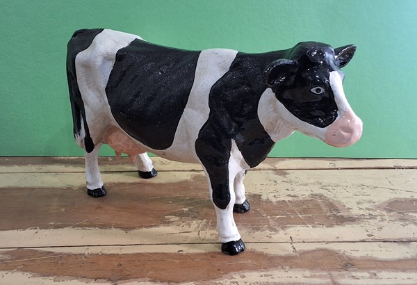 Lot 142 - COW FIGURE