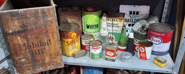 Lot 187 - PETRONALIA