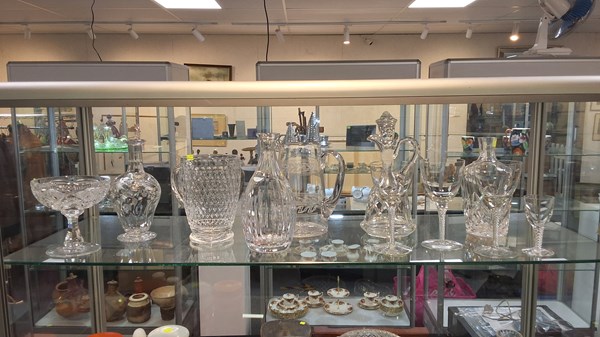 Lot 1321 - CRYSTAL AND GLASSWARE