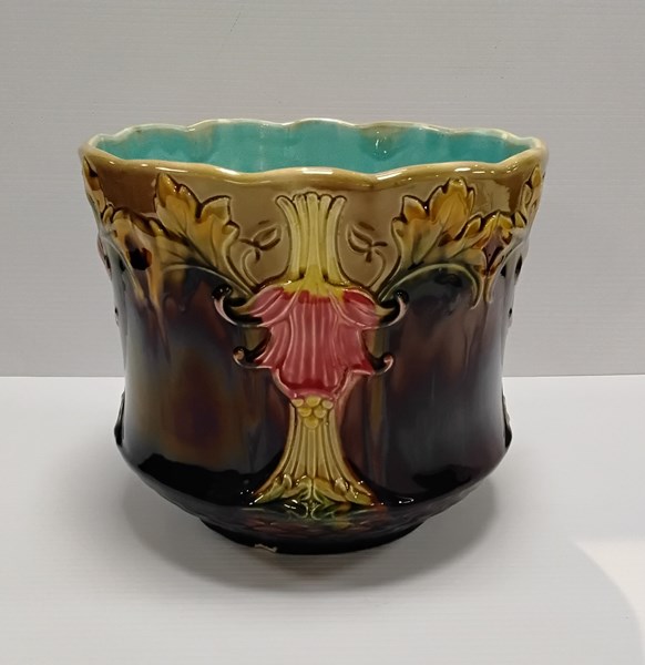 Lot 1299 - MAJOLICA JARDINIERE