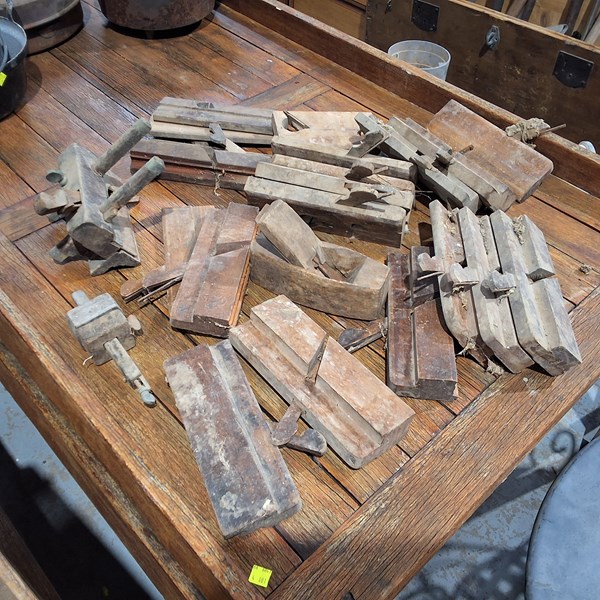 Lot 194 - PLANE PARTS
