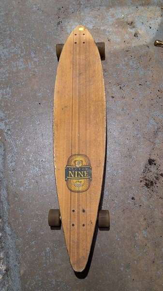 Lot 200 - SKATEBOARD