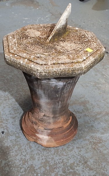Lot 287 - SUNDIAL