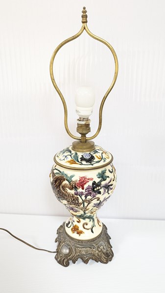 Lot 1340 - MAJOLICA LAMP