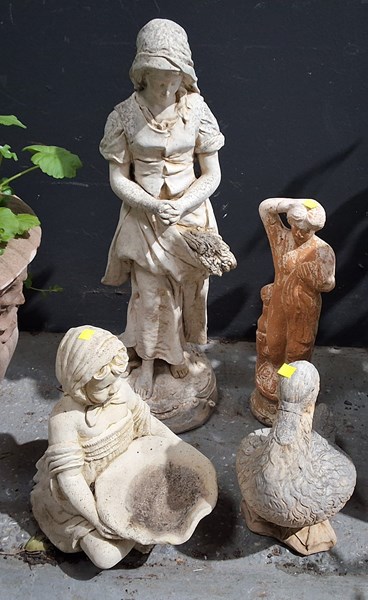 Lot 289 - GARDEN STATUES