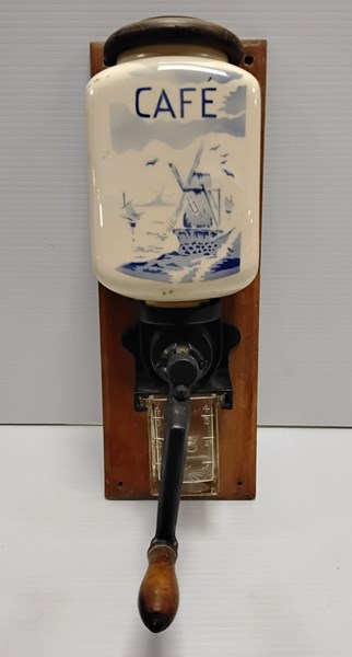 Lot 1186 - COFFEE GRINDER