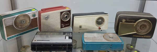 Lot 1406 - VINTAGE RADIOS