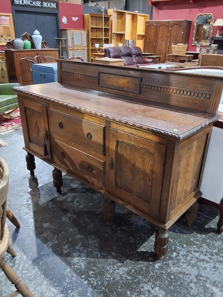 Lot 149 - SIDEBOARD