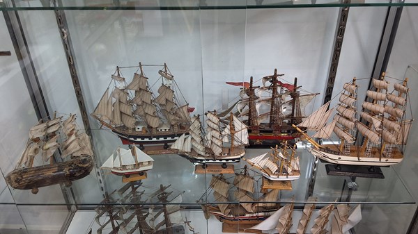 Lot 1413 - MODEL SHIPS
