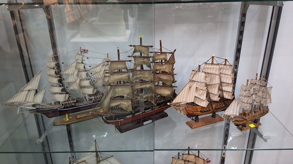 Lot 1418 - MODEL SHIPS
