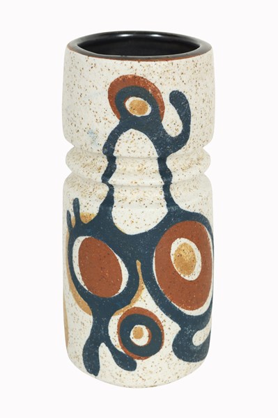 Lot 143 - POTTERY VASE