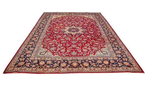 Lot 67 - ISFAHAN RUG
