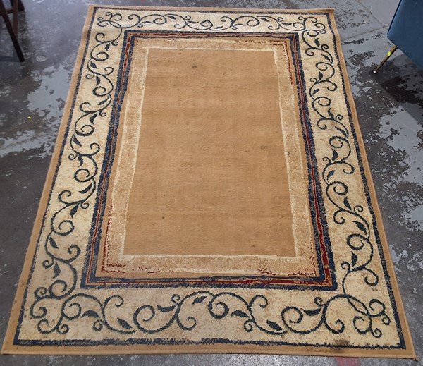 Lot 306 - FLOOR RUG