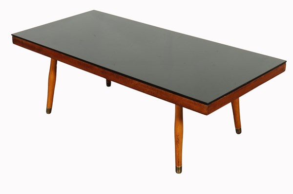 Lot 128 - COFFEE TABLE