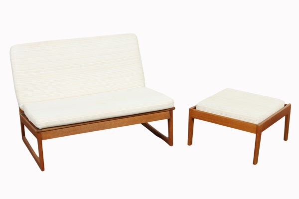 Lot 91 - PETITE LOUNGE & FOOTSTOOL
