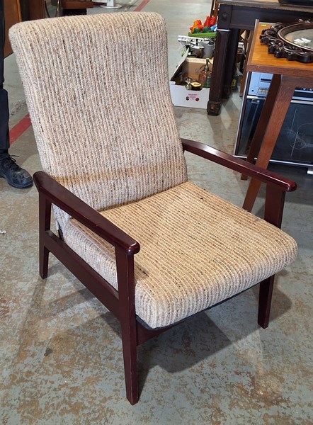 Lot 418 - ARMCHAIR