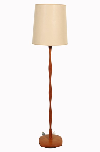 Lot 46 - STANDARD LAMP