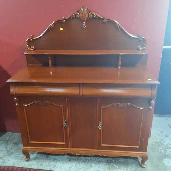 Lot 298 - CHIFFONIER