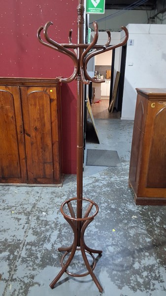 Lot 465 - HAT STAND
