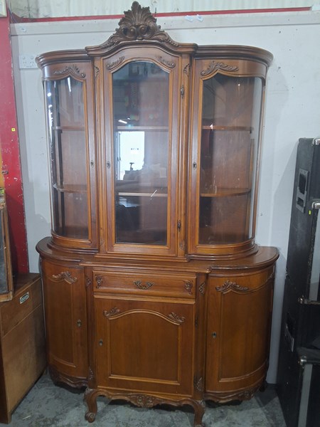Lot 193 - CABINET