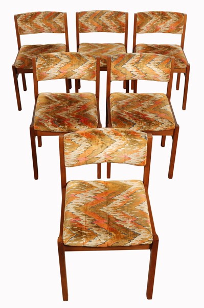Lot 69 - SET OF DINING CHAIRS