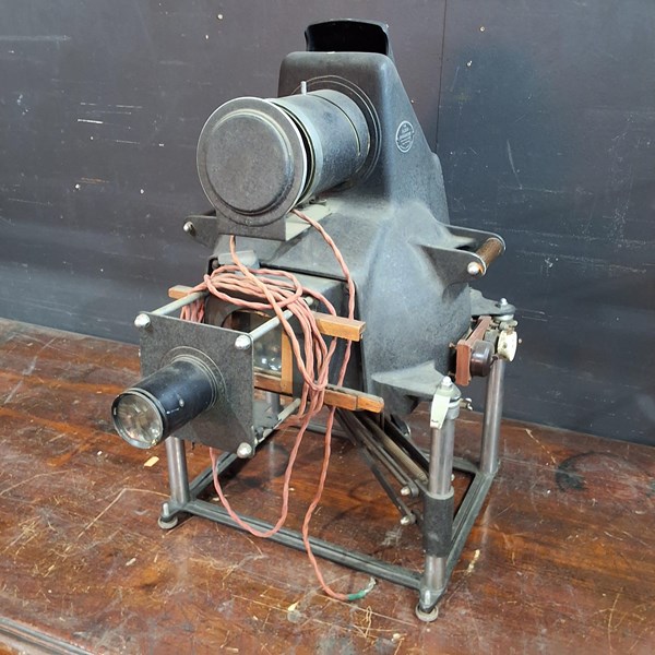 Lot 393 - EPIDIASCOPE